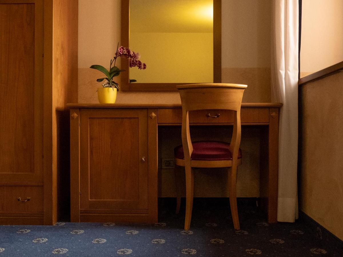 Hotel Ristorante Centrale Rovere Veronese Екстер'єр фото
